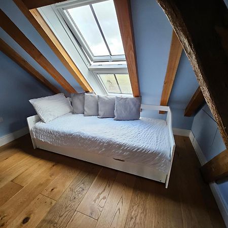 Alpaca House - Sleeps 17 - Diy Hot Tub Villa Gravesend Exterior photo