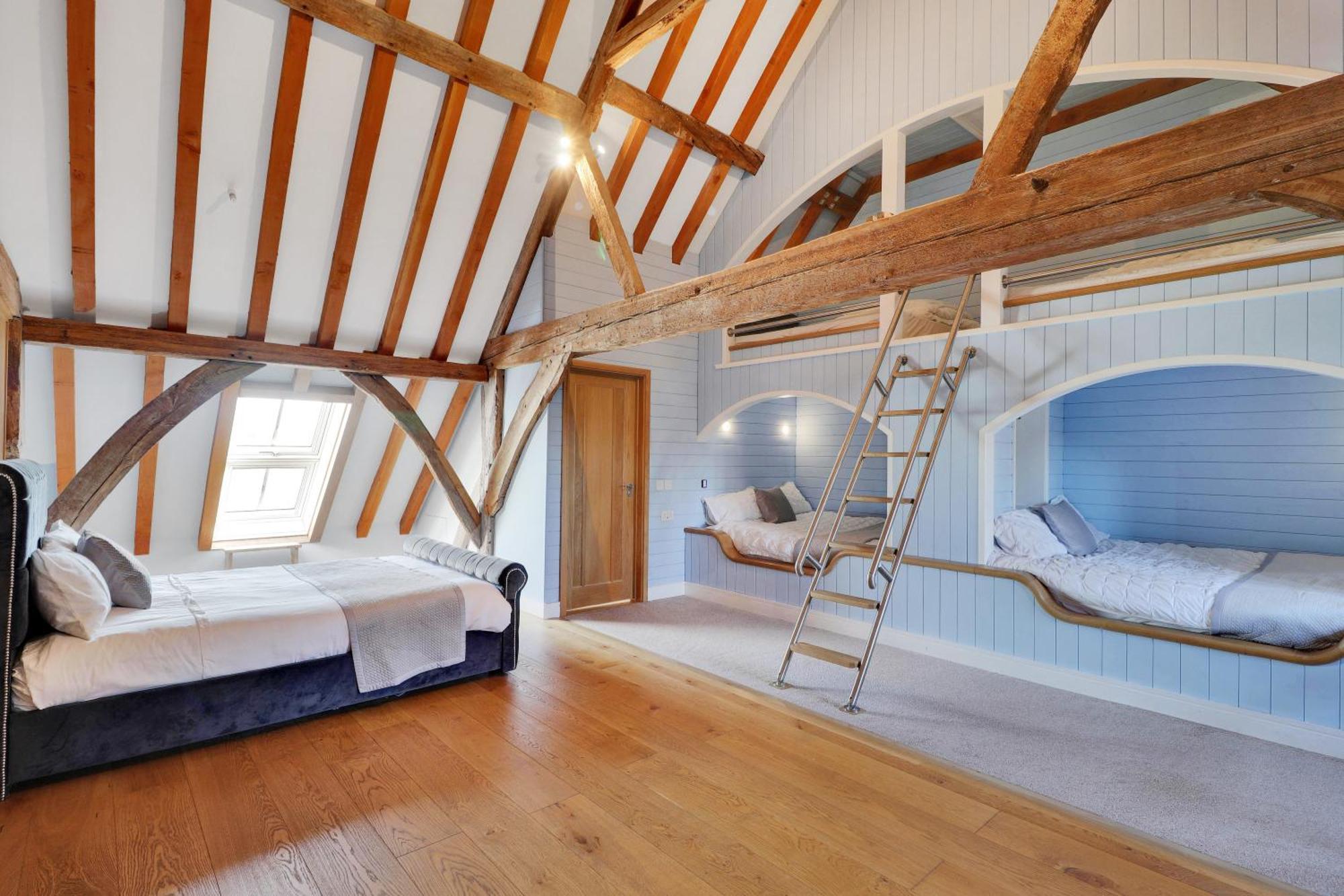 Alpaca House - Sleeps 17 - Diy Hot Tub Villa Gravesend Exterior photo